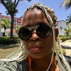 Meet your Posher, Michaelle